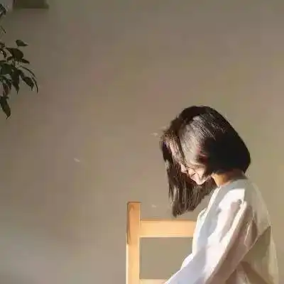女头部位头像短发简短