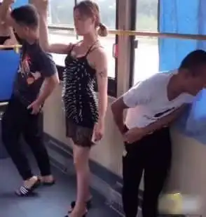 搞笑gif趣图娶这个妹子做老婆会是什么感受