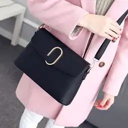 一个女人性格好不好,看她背的包包颜色就知道