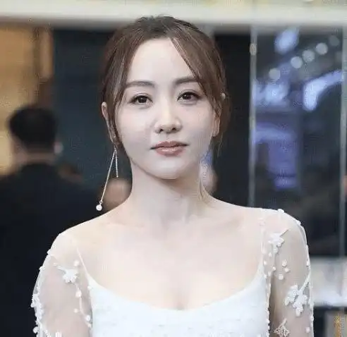 她把演戏当兼职,因为懒拒绝片约,出道至今却从不缺戏演