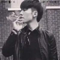 黑色系帅气抽烟的头像