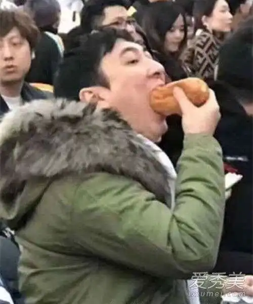 王思聪吃热狗头像哪里有王思聪吃热狗头像表情包分享