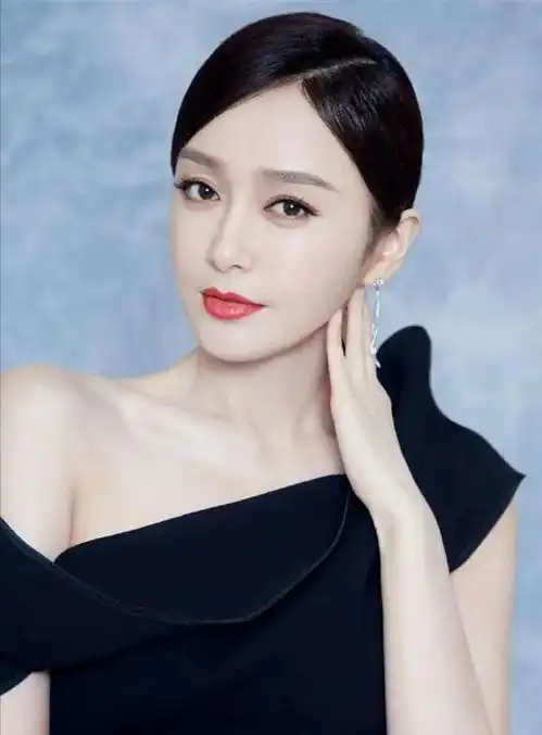 真正见过世面的女人,一般都有这5个特征,自带贵气装都装不来