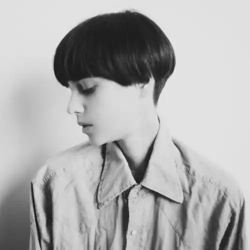 短发美女假小子