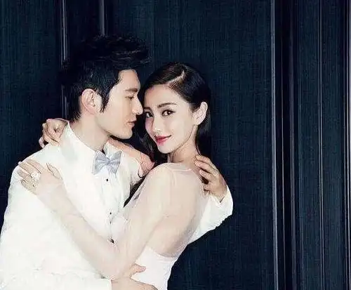 王祖蓝女儿正脸照曝光大眼睛抢镜被赞美人胚子