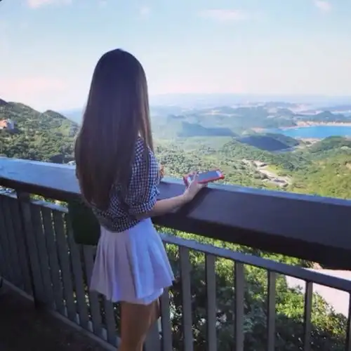 女生头像甜美清纯可爱背