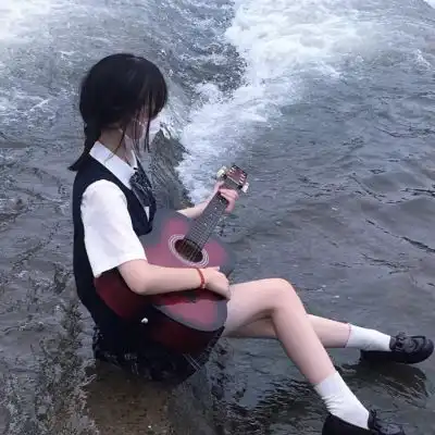 女孩看大海女生头像