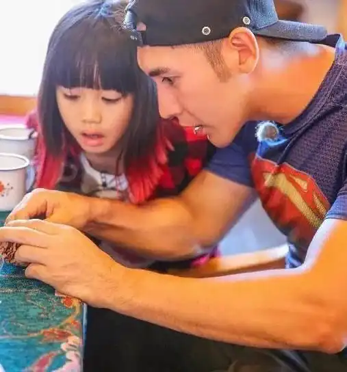 还记得钟丽缇的女儿考拉吗14岁就这么美啦