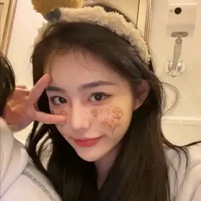 超可爱女生头像真人嘟嘴