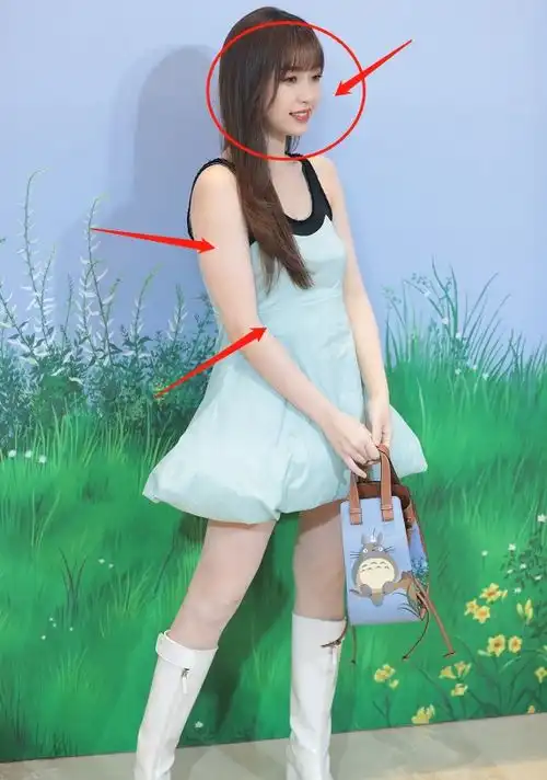 虞书欣出席活动,无p图下颜值挺真实,是不是富家女一目了然