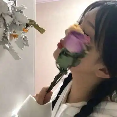 风格女头像真人背影