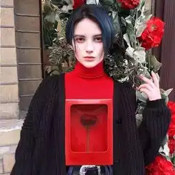 18岁乌克兰小仙女,发色每周1换美炸天