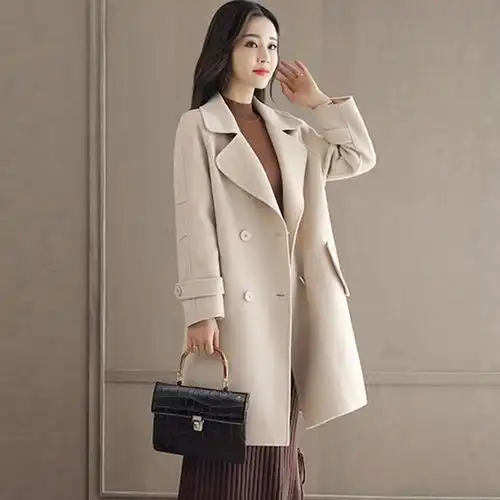 1米55的女人别傻傻穿长外套,学深圳女人这样穿,显高又时髦