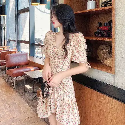 连衣裙2020新款裙子女学生韩款宽松显瘦气质收腰碎花短袖ins长裙