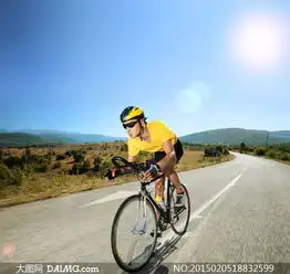 户外公路上的自行车手摄影高清图片