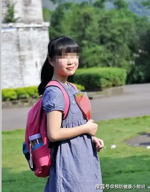 12岁女孩确诊肝癌,母亲悔恨不已,瘫倒痛哭都是我的错