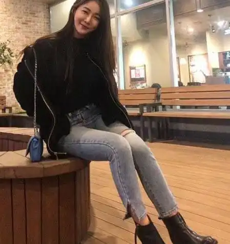 韩国女孩不靠颜值,靠身材成为健身网红,还获得高收入
