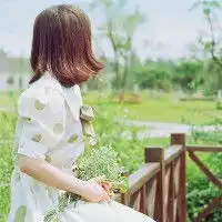 女生的qq头像,动漫或真人,唯美的