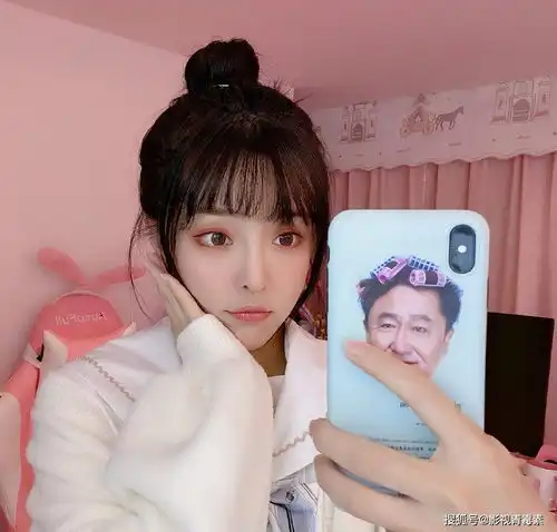 王思聪在夜店被偶遇左拥右抱两个美女,这么快就和宋美娜分手了