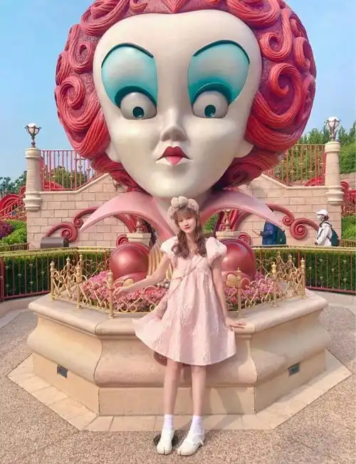 少女天堂梦幻迪士尼穿搭分享,怎么穿才能拍出好看的照片呢