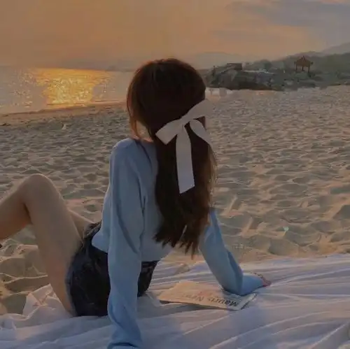 神明也会眷顾的温柔女生头像