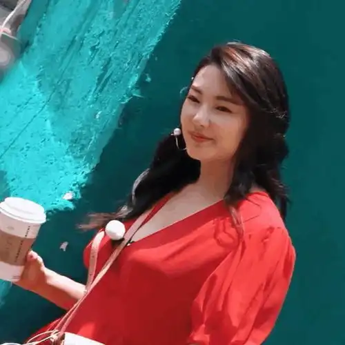 张雨绮造型减龄,娜比穿出少女感,这部真人秀成了旅行搭配教科书