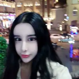 蛇精男自称是日俄混血直呼我像真人芭比娃娃