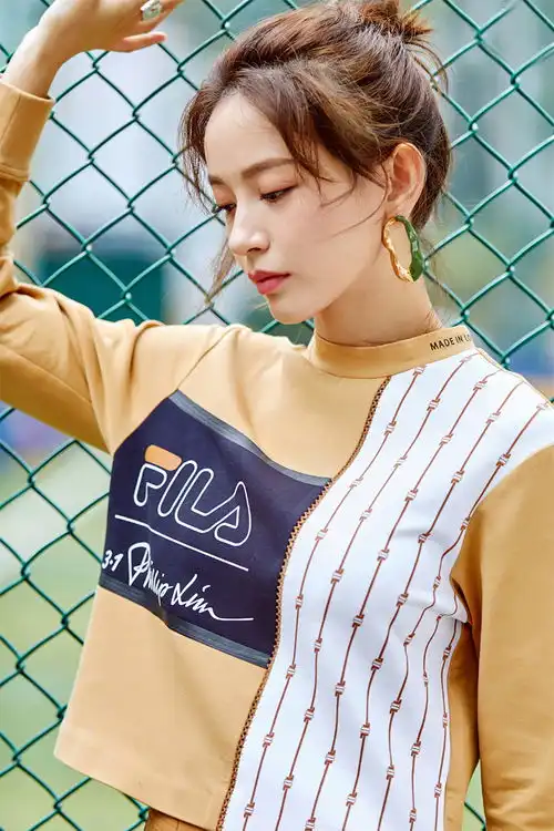 初秋想要穿出少女感,光会装嫩可不行,卫衣裙子清爽干净又时髦