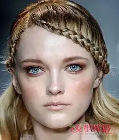 如何扎额前五指辫女生五指辨子的扎法发型师姐