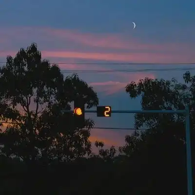 夜色下的风景头像