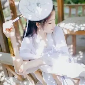 女生头像带花真人天秤