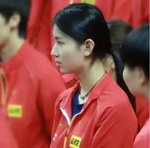 又美又能打国乒21岁第一美女,气质如袁咏仪,曾是孙颖莎陪练