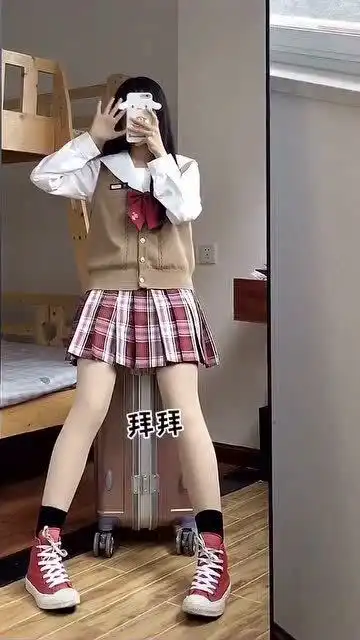 jk女孩,红色格裙真的太适合秋冬了