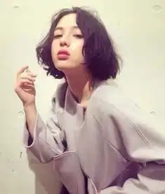 女生肥胖脸适合什么发型