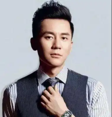 与范冰冰分手被骂渣男五年不敢交女友今李晨宣布活过来了挺爽