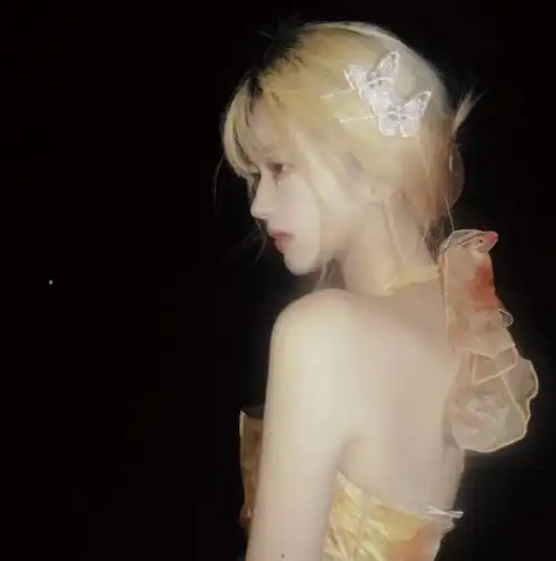 一眼万年的可爱女头快去寻找爱情吧