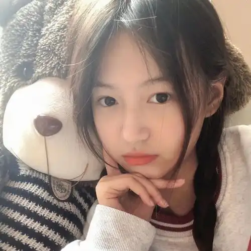 女生头像有意无意的对视真的不含任何爱意吗