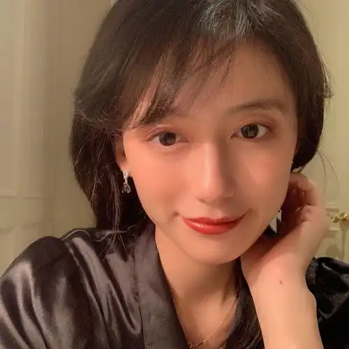 破案了终于想起来黑尾酱像谁了