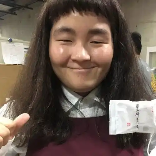 日本女星面部被无情泼卸妆液,大眼萌妹秒变简直就是欺诈啊
