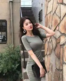 夏天必备包臀裙,一举一动魅力无限
