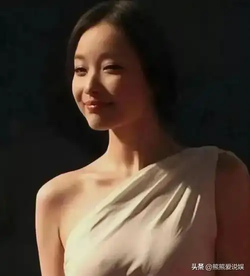 倪妮这是真空么胆子好大