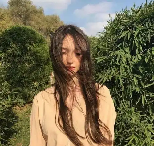 欧美头像女背着包安顺