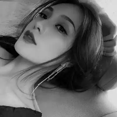 欧美头像黑白女生高冷霸