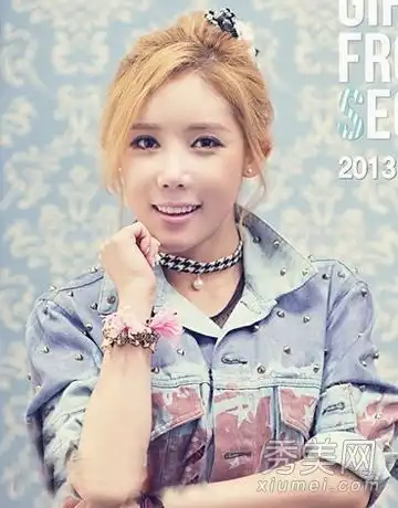 2014年女孩的发型很受欢迎,棕色和高光是最吸引人的