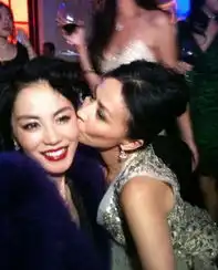 王菲闺蜜团感情揭秘天后深夜为赵薇新片录歌