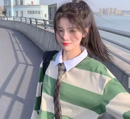 女生真人版头像超可爱