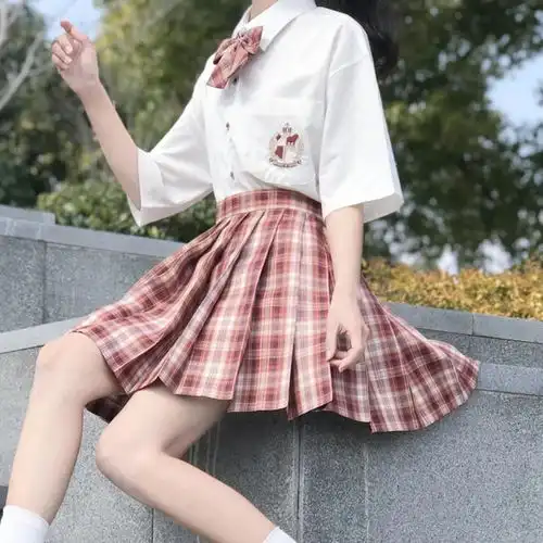 有没有那种穿jk的女头像