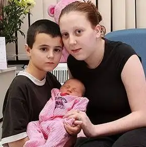 喜当爹最年轻父亲身陷连环阴谋,一段人生狗血桥段