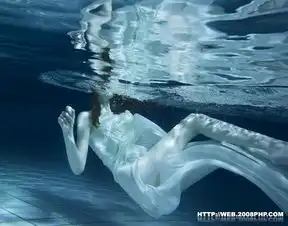 西班牙tragicbeauty时尚女人性感诱惑海底水下艺术摄影