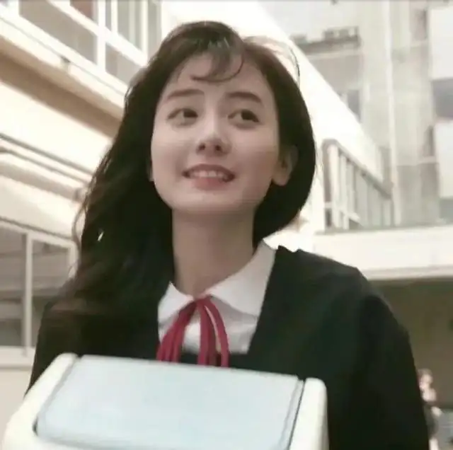 她是纯欲风的病娇女,被15家公司疯抢,昭和系甜妹有多大魅力